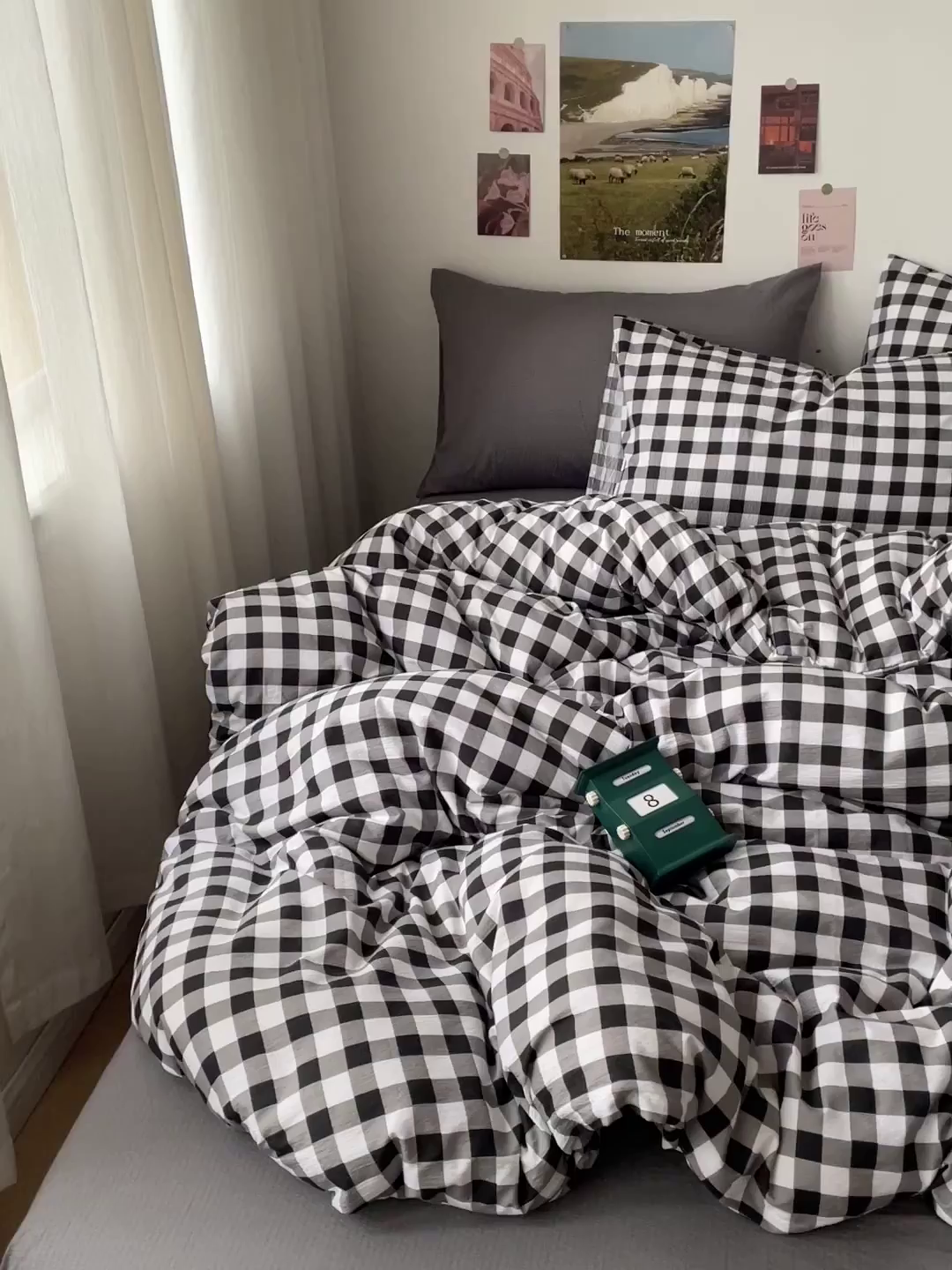 91家纺网 家纺一手货源 找家纺 港岛妹妹 2026新款双层纱格条系列四件套 奶油黑格