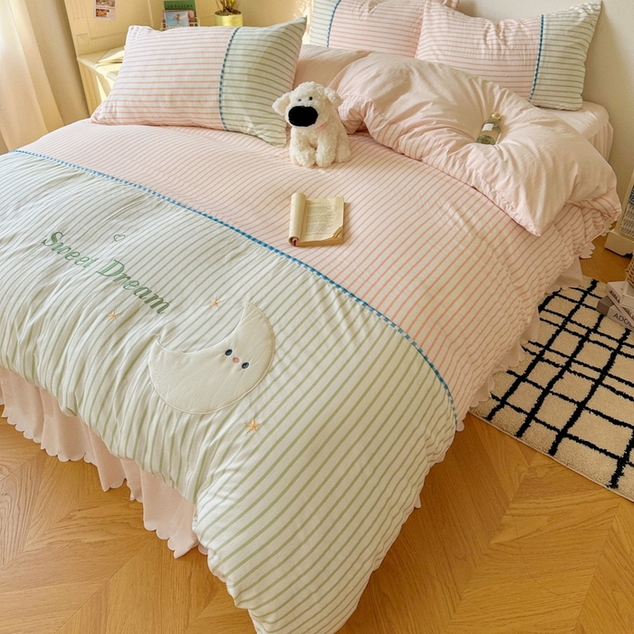 91家纺网 家纺一手货源 找家纺 （总）贝凯瑞 2026款仿棉木棉水洗棉绣花ins小清新床裙床单款四件套-星月语