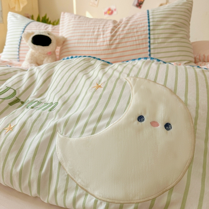 91家纺网 家纺一手货源 找家纺 （总）贝凯瑞 2026款仿棉木棉水洗棉绣花ins小清新床裙床单款四件套-星月语