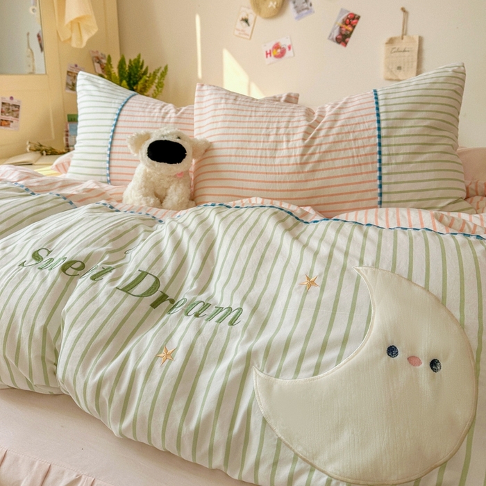 91家纺网 家纺一手货源 找家纺 （总）贝凯瑞 2026款仿棉木棉水洗棉绣花ins小清新床裙床单款四件套-星月语