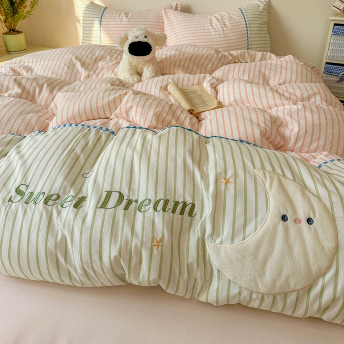 91家纺网 家纺一手货源 找家纺 （总）贝凯瑞 2026款仿棉木棉水洗棉绣花ins小清新床裙床单款四件套-星月语