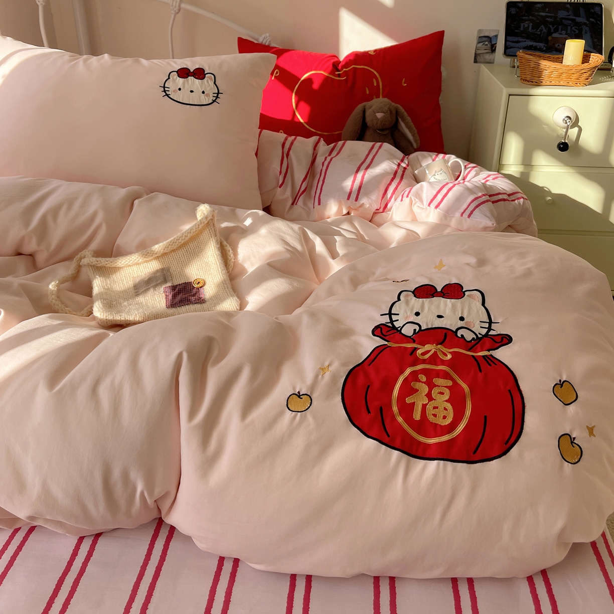 轻奢坊 2026新年款水洗棉贴布绣四件套-旺福 福袋猫粉