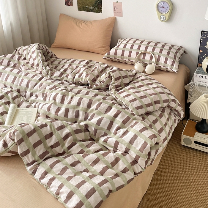 91家纺网 家纺一手货源 找家纺 港岛妹妹 2026新款双层纱格条系列四件套 奶油青栗格