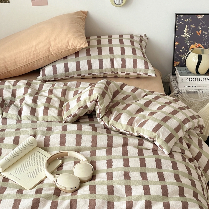 91家纺网 家纺一手货源 找家纺 港岛妹妹 2026新款双层纱格条系列四件套 奶油青栗格