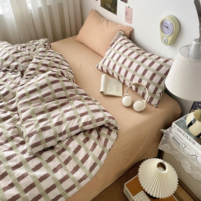 91家纺网 家纺一手货源 找家纺 港岛妹妹 2026新款双层纱格条系列四件套 奶油青栗格