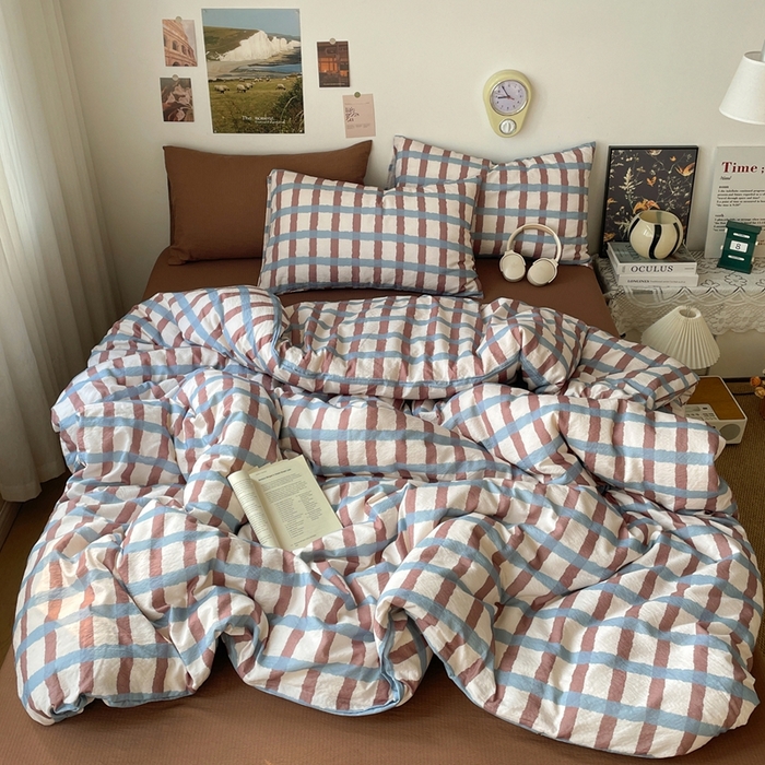 91家纺网 家纺一手货源 找家纺 港岛妹妹 2026新款双层纱格条系列四件套 奶油雾蓝咖格