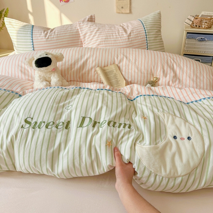 91家纺网 家纺一手货源 找家纺 （总）贝凯瑞 2026款仿棉木棉水洗棉绣花ins小清新床裙床单款四件套-星月语