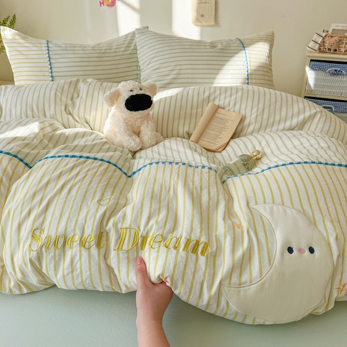 91家纺网 家纺一手货源 找家纺 （总）贝凯瑞 2026款仿棉木棉水洗棉绣花ins小清新床裙床单款四件套-星月语