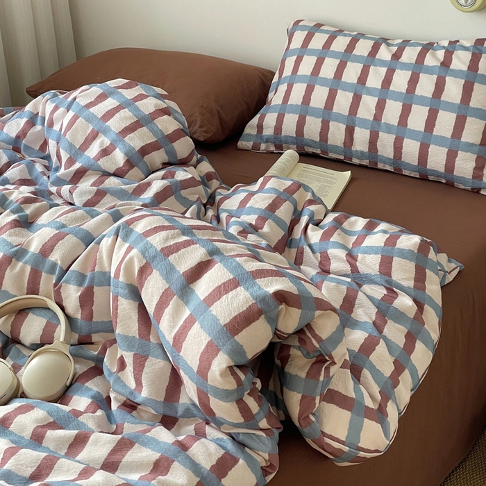 91家纺网 家纺一手货源 找家纺 港岛妹妹 2026新款双层纱格条系列四件套 奶油雾蓝咖格