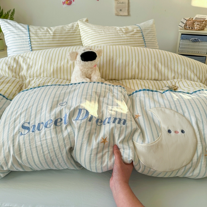 91家纺网 家纺一手货源 找家纺 （总）贝凯瑞 2026款仿棉木棉水洗棉绣花ins小清新床裙床单款四件套-星月语