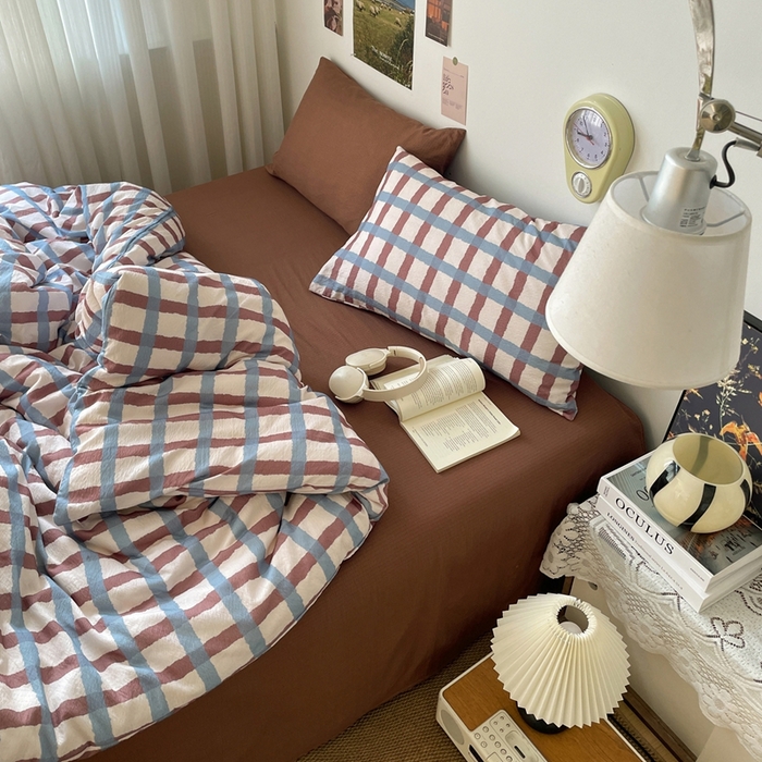 91家纺网 家纺一手货源 找家纺 港岛妹妹 2026新款双层纱格条系列四件套 奶油雾蓝咖格