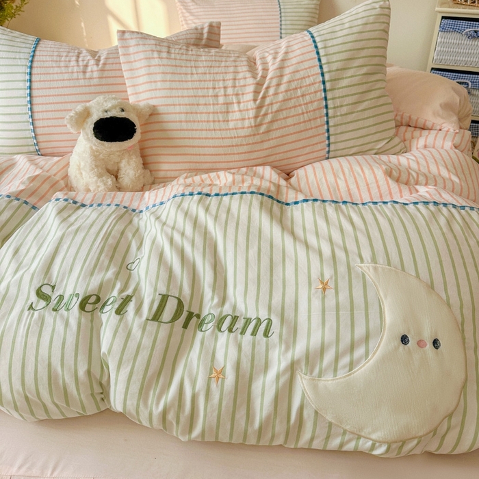 91家纺网 家纺一手货源 找家纺 贝凯瑞 2026款仿棉木棉水洗棉绣花ins小清新床裙床单款四件套-星月语 星月语-蜜桃青提