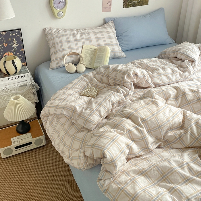 91家纺网 家纺一手货源 找家纺 港岛妹妹 2026新款双层纱格条系列四件套 奶油云木格