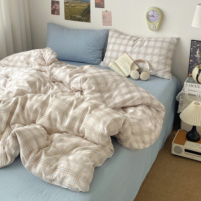 91家纺网 家纺一手货源 找家纺 港岛妹妹 2026新款双层纱格条系列四件套 奶油云木格