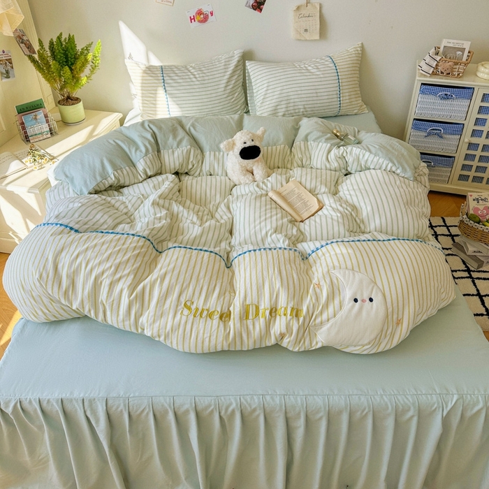 91家纺网 家纺一手货源 找家纺 贝凯瑞 2026款仿棉木棉水洗棉绣花ins小清新床裙床单款四件套-星月语 星月语-抹茶布丁