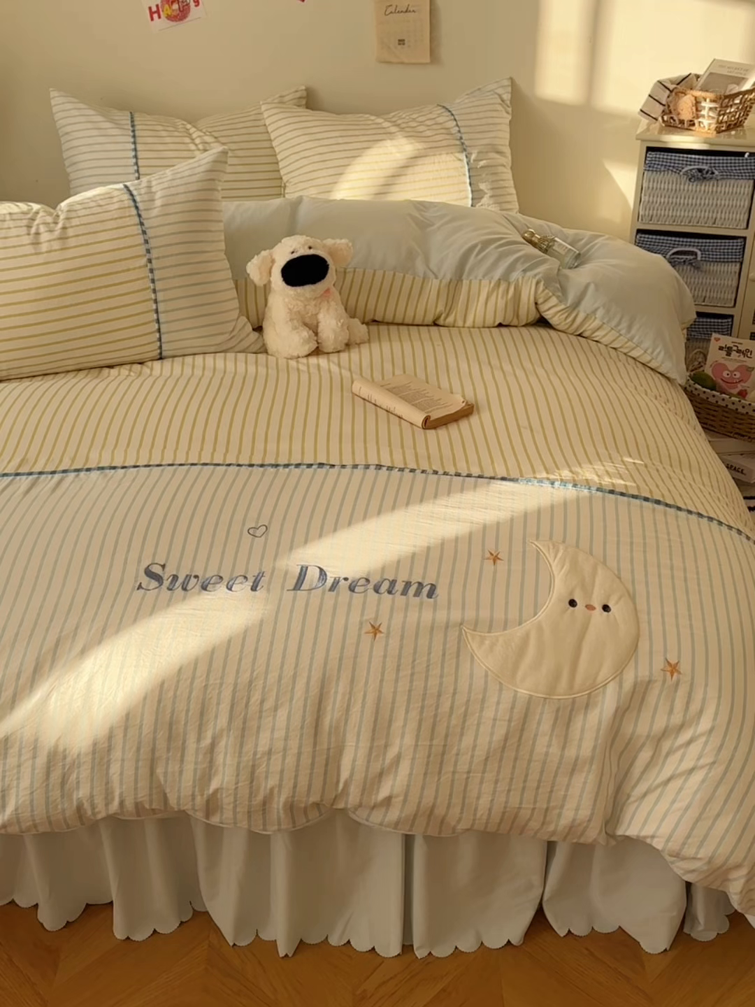 91家纺网 家纺一手货源 找家纺 贝凯瑞 2026款仿棉木棉水洗棉绣花ins小清新床裙床单款四件套-星月语 星月语-奶油晴川