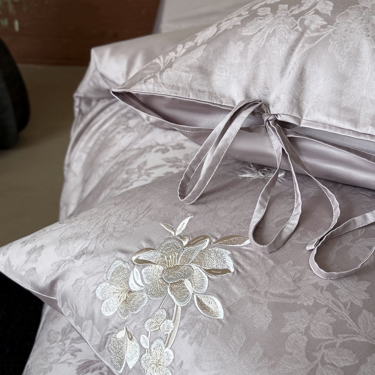 91家纺网 家纺一手货源 找家纺 （总）鹿班家居 2026春季新品100S长绒棉提花刺绣系列四件套-花栖 标准会员-20元