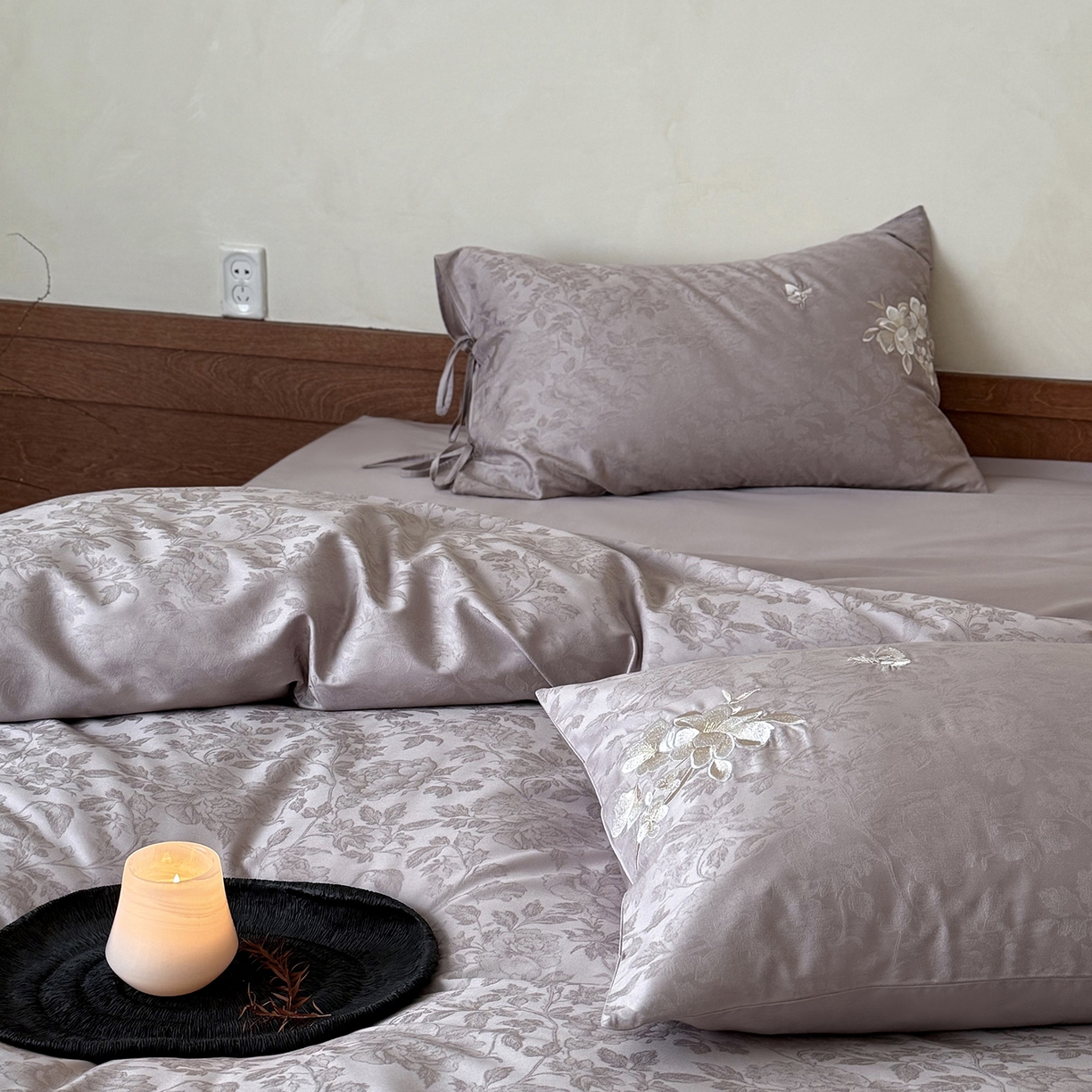 91家纺网 家纺一手货源 找家纺 （总）鹿班家居 2026春季新品100S长绒棉提花刺绣系列四件套-花栖 标准会员-20元