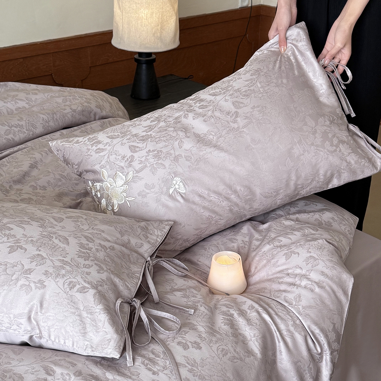 91家纺网 家纺一手货源 找家纺 （总）鹿班家居 2026春季新品100S长绒棉提花刺绣系列四件套-花栖 标准会员-20元