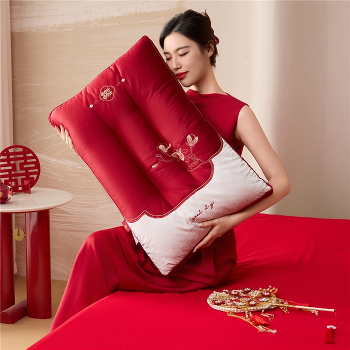 91家纺网 家纺一手货源 找家纺 昕科 2026新款玉兰喜事婚庆枕-大红婚庆喜庆枕芯刺绣结婚枕头 玉兰喜事-中枕/一对装