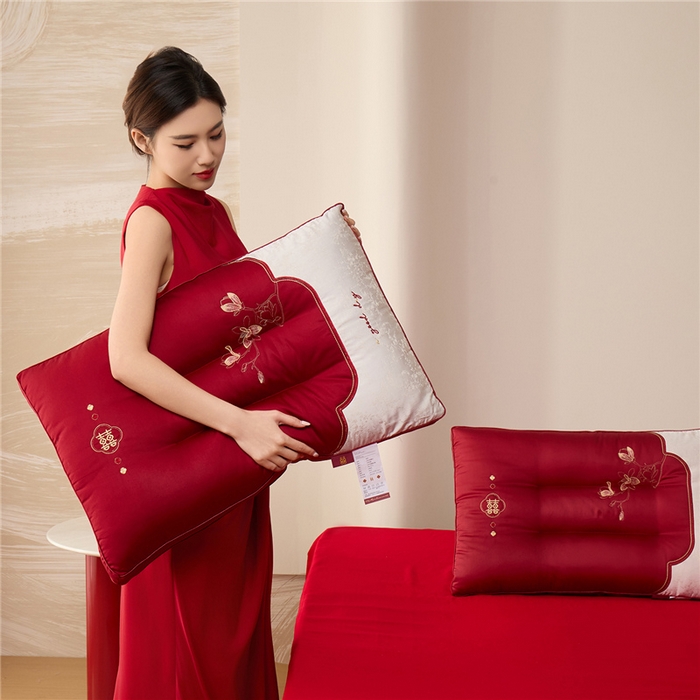 91家纺网 家纺一手货源 找家纺 昕科 2026新款玉兰喜事婚庆枕-大红婚庆喜庆枕芯刺绣结婚枕头 玉兰喜事-中枕/一只装