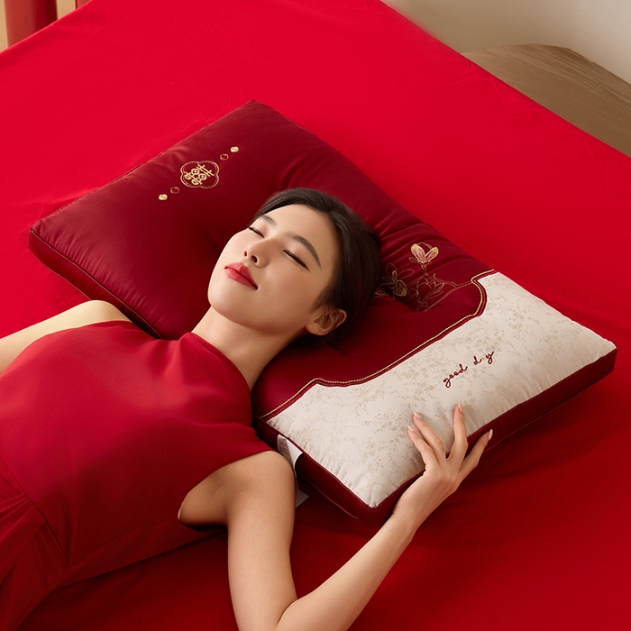 91家纺网 家纺一手货源 找家纺 昕科 2026新款玉兰喜事婚庆枕-大红婚庆喜庆枕芯刺绣结婚枕头 玉兰喜事-中枕/一对装