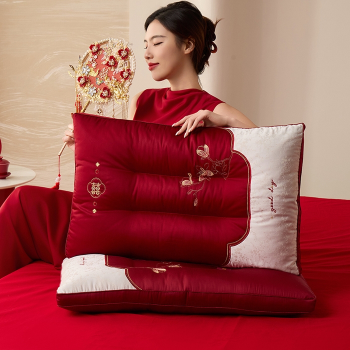 91家纺网 家纺一手货源 找家纺 昕科 2026新款玉兰喜事婚庆枕-大红婚庆喜庆枕芯刺绣结婚枕头 玉兰喜事-中枕/一只装