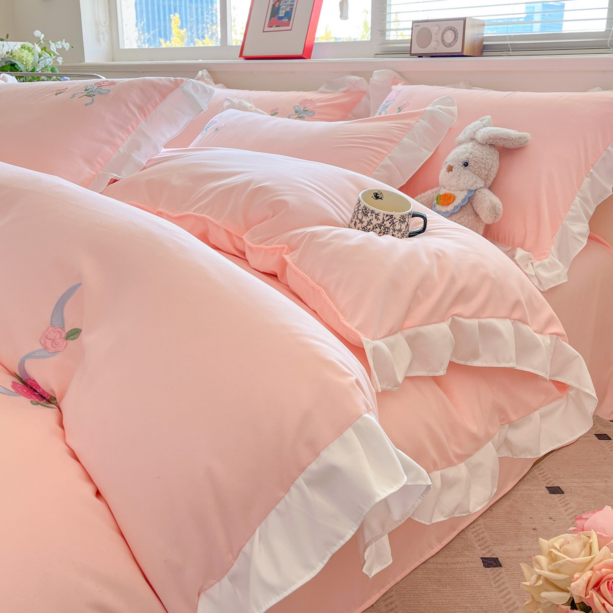 91家纺网 家纺一手货源 找家纺 （总）雨菲家纺 2026新款水洗棉贴布绣公主风荷叶花边四件套-花园兔（专版花型）