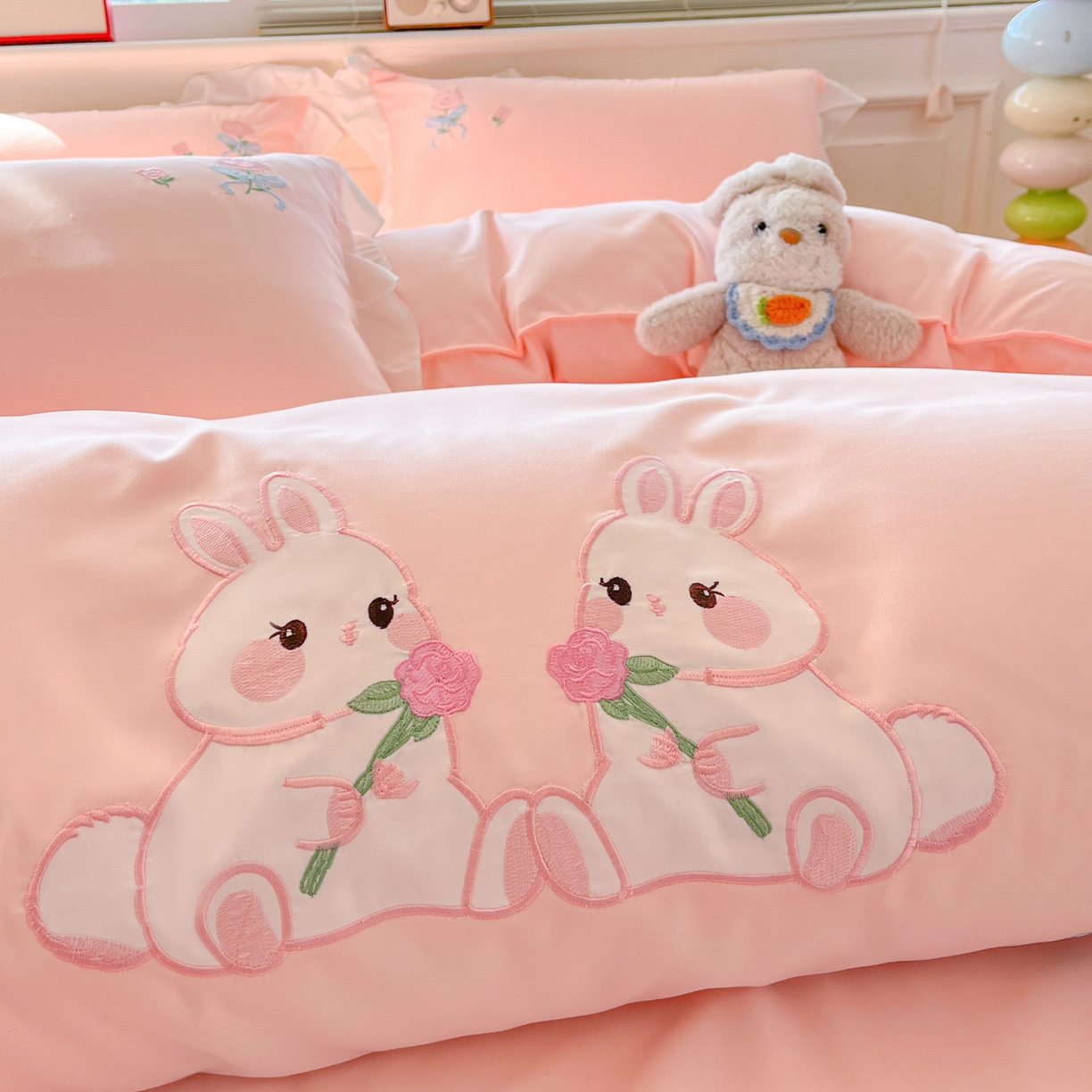 91家纺网 家纺一手货源 找家纺 （总）雨菲家纺 2026新款水洗棉贴布绣公主风荷叶花边四件套-花园兔（专版花型）