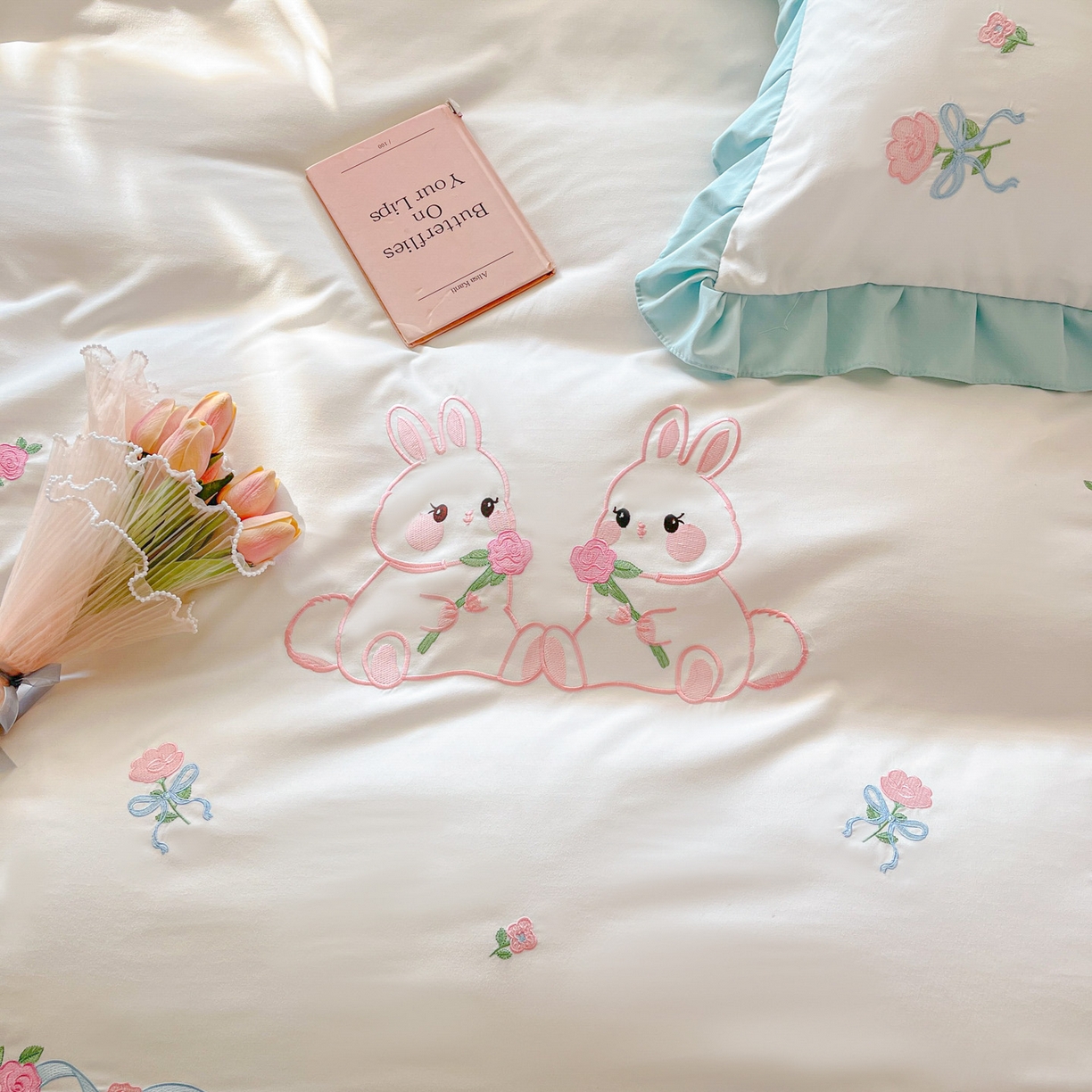 91家纺网 家纺一手货源 找家纺 雨菲家纺 2026新款水洗棉贴布绣公主风荷叶花边四件套-花园兔 花园兔白绿