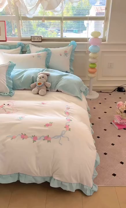 91家纺网 家纺一手货源 找家纺 雨菲家纺 2026新款水洗棉贴布绣公主风荷叶花边四件套-花园兔 花园兔白绿