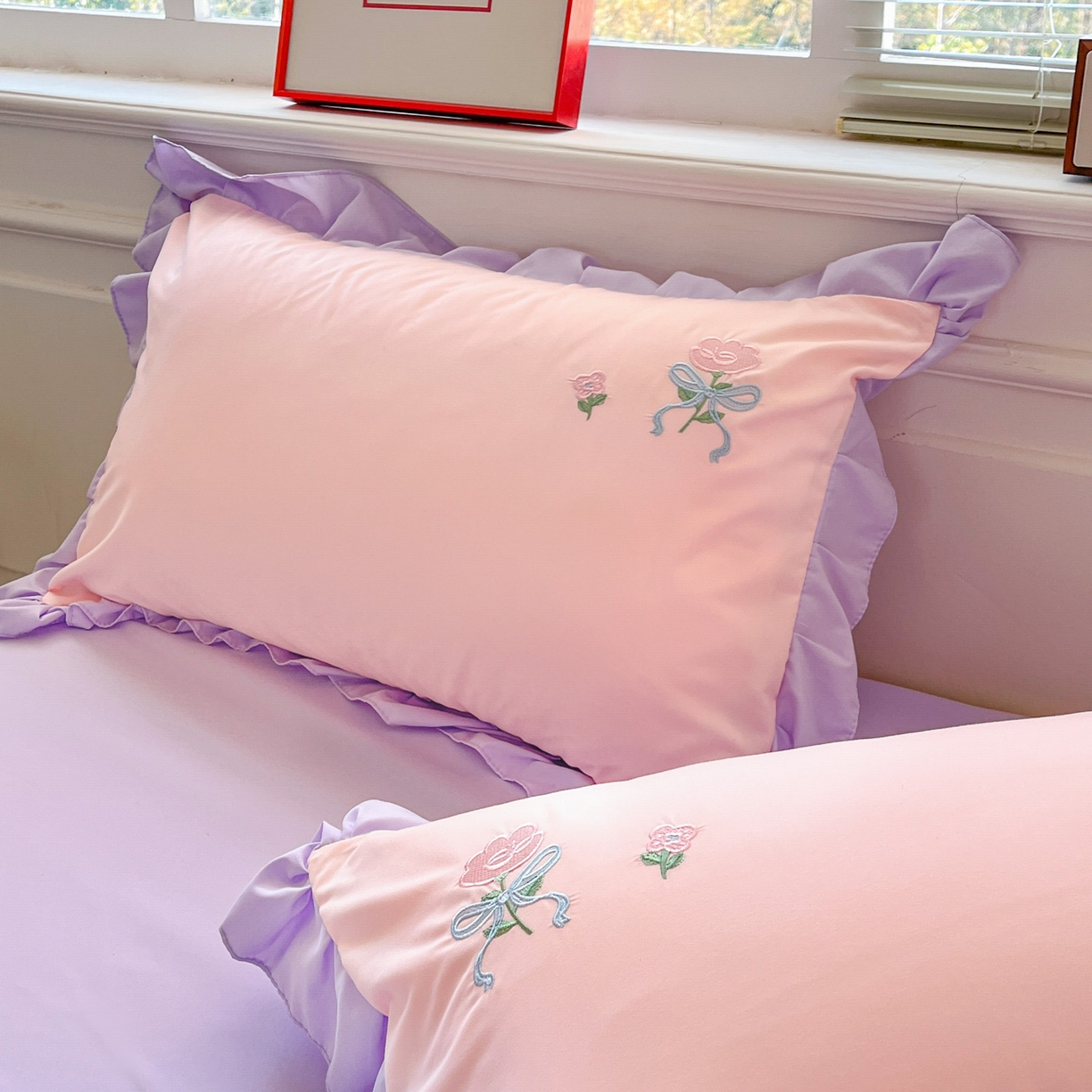 91家纺网 家纺一手货源 找家纺 雨菲家纺 2026新款水洗棉贴布绣公主风荷叶花边四件套-花园兔 花园兔粉紫