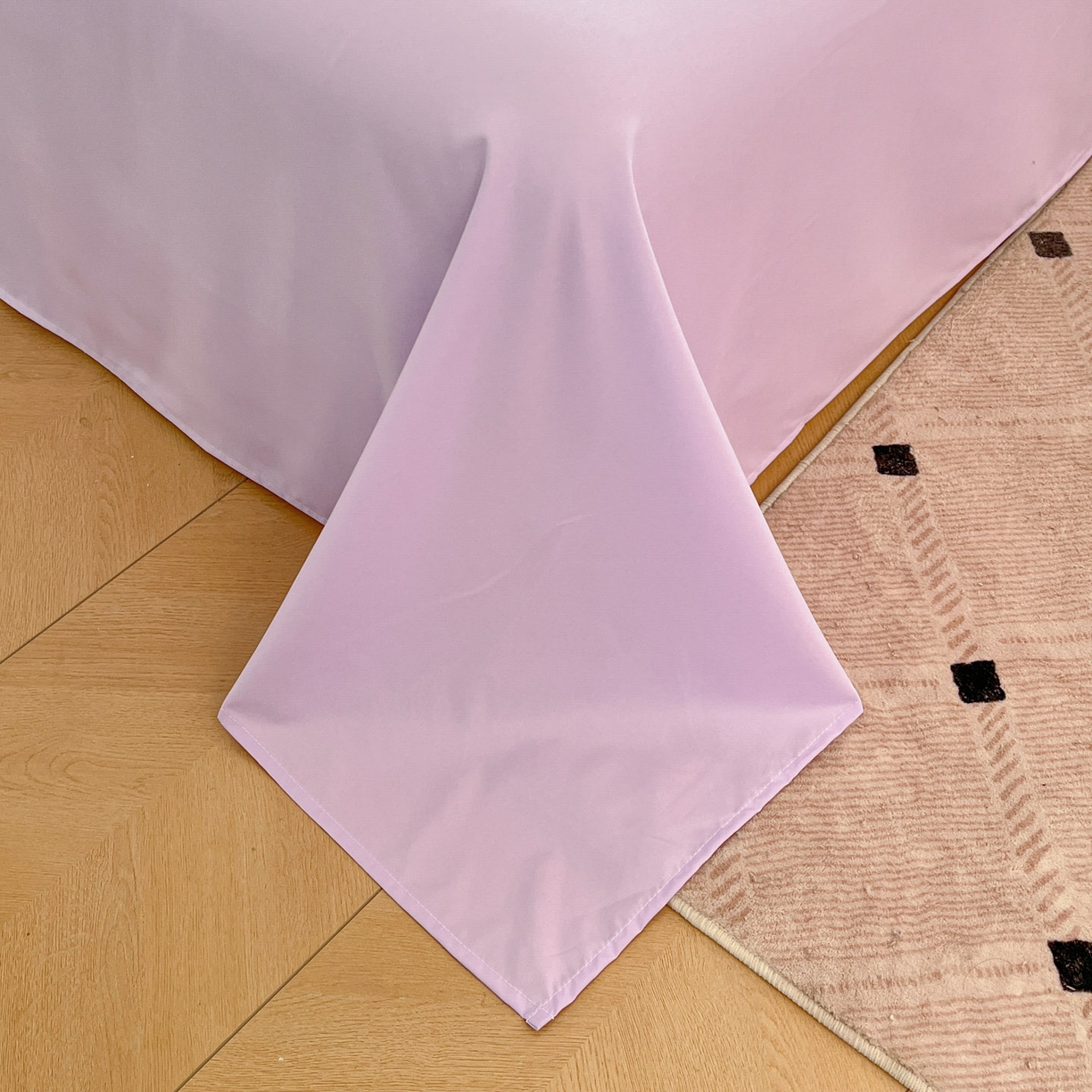 91家纺网 家纺一手货源 找家纺 雨菲家纺 2026新款水洗棉贴布绣公主风荷叶花边四件套-花园兔 花园兔粉紫