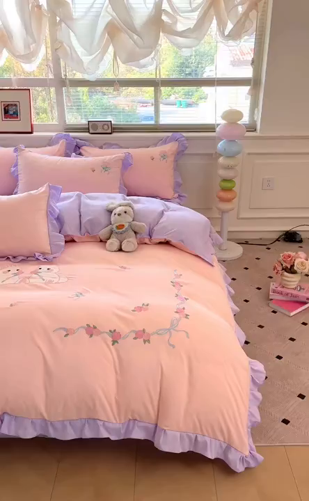 91家纺网 家纺一手货源 找家纺 雨菲家纺 2026新款水洗棉贴布绣公主风荷叶花边四件套-花园兔 花园兔粉紫