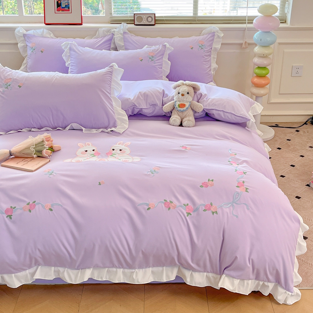 91家纺网 家纺一手货源 找家纺 雨菲家纺 2026新款水洗棉贴布绣公主风荷叶花边四件套-花园兔 花园兔浅紫