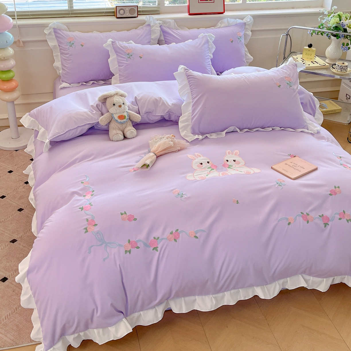 91家纺网 家纺一手货源 找家纺 雨菲家纺 2026新款水洗棉贴布绣公主风荷叶花边四件套-花园兔 花园兔浅紫