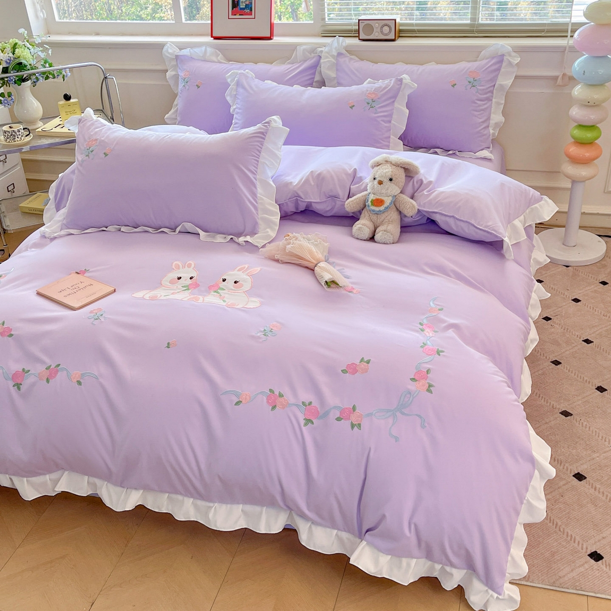 91家纺网 家纺一手货源 找家纺 雨菲家纺 2026新款水洗棉贴布绣公主风荷叶花边四件套-花园兔 花园兔浅紫