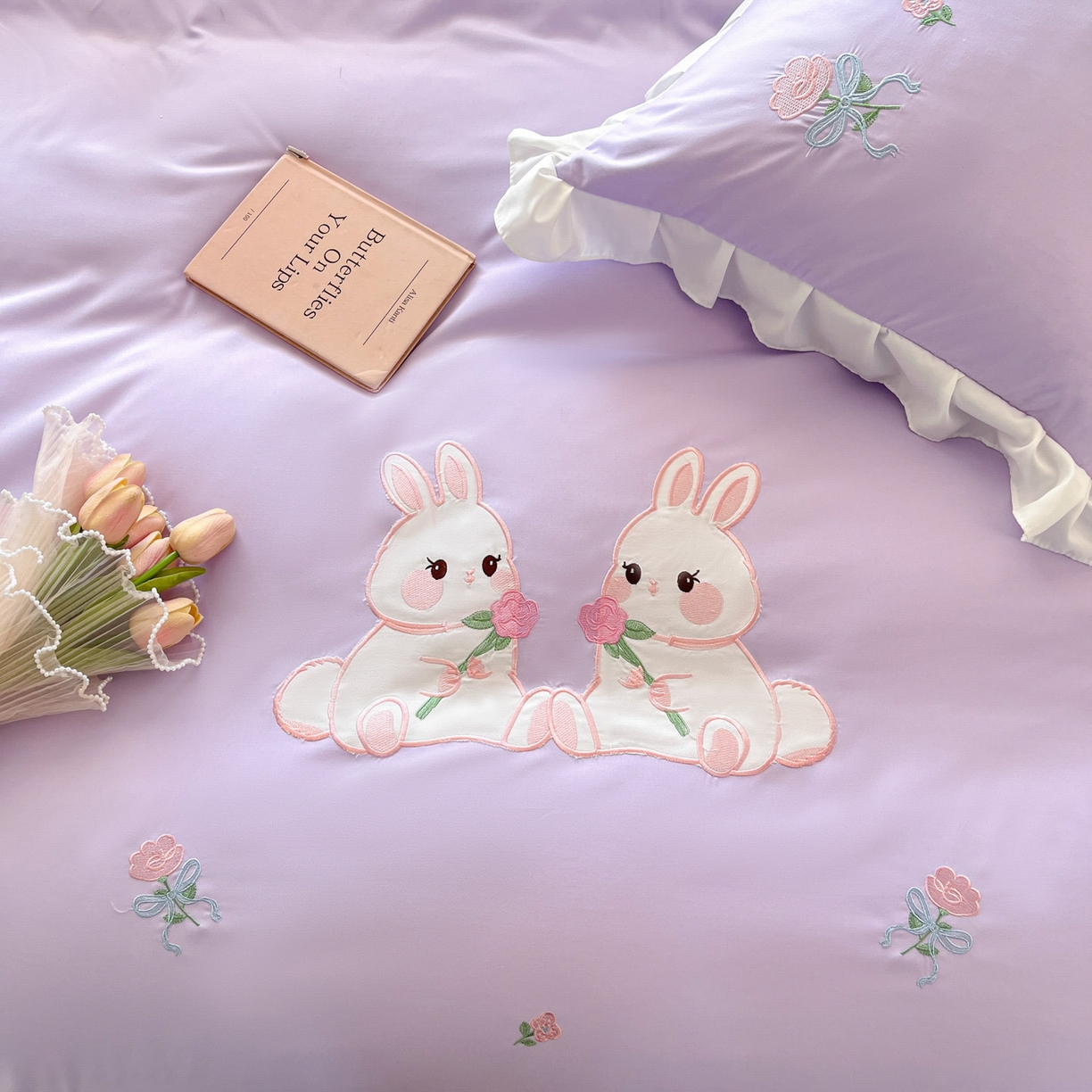 91家纺网 家纺一手货源 找家纺 雨菲家纺 2026新款水洗棉贴布绣公主风荷叶花边四件套-花园兔 花园兔浅紫