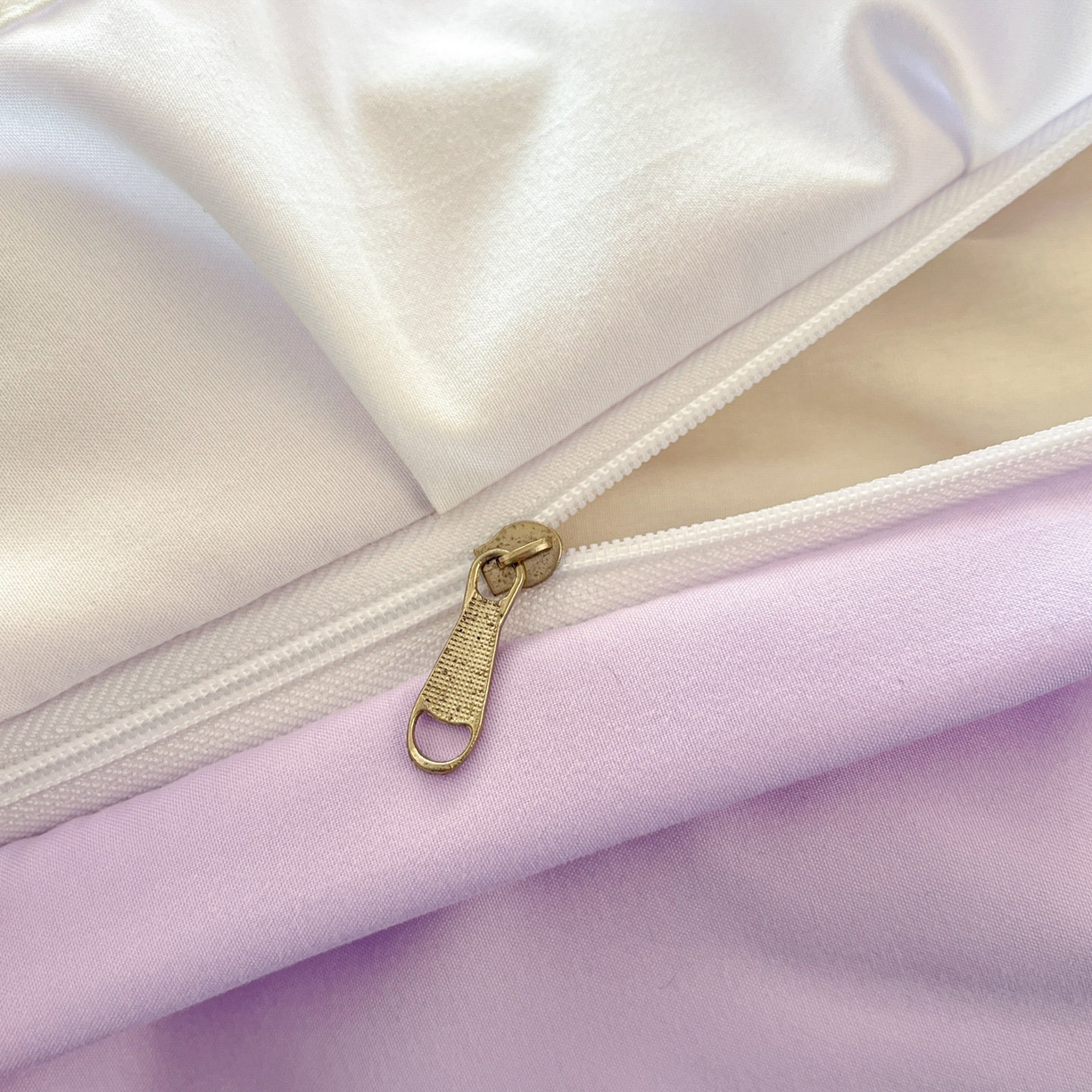 91家纺网 家纺一手货源 找家纺 雨菲家纺 2026新款水洗棉贴布绣公主风荷叶花边四件套-花园兔 花园兔浅紫