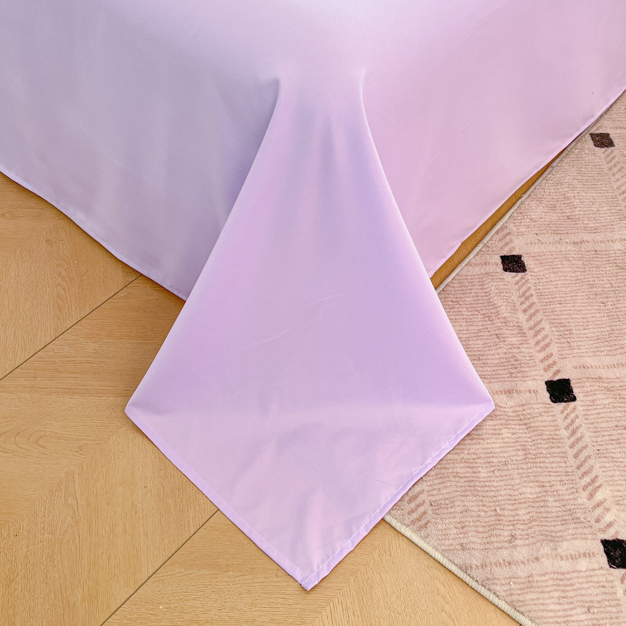 91家纺网 家纺一手货源 找家纺 雨菲家纺 2026新款水洗棉贴布绣公主风荷叶花边四件套-花园兔 花园兔浅紫