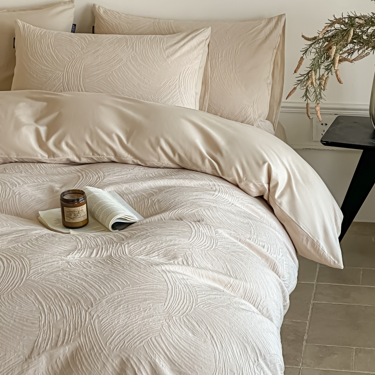 91家纺网 家纺一手货源 找家纺 如一  2026新款60S全棉水洗提花立体厚织浮雕四件套 肌理-暖杏米