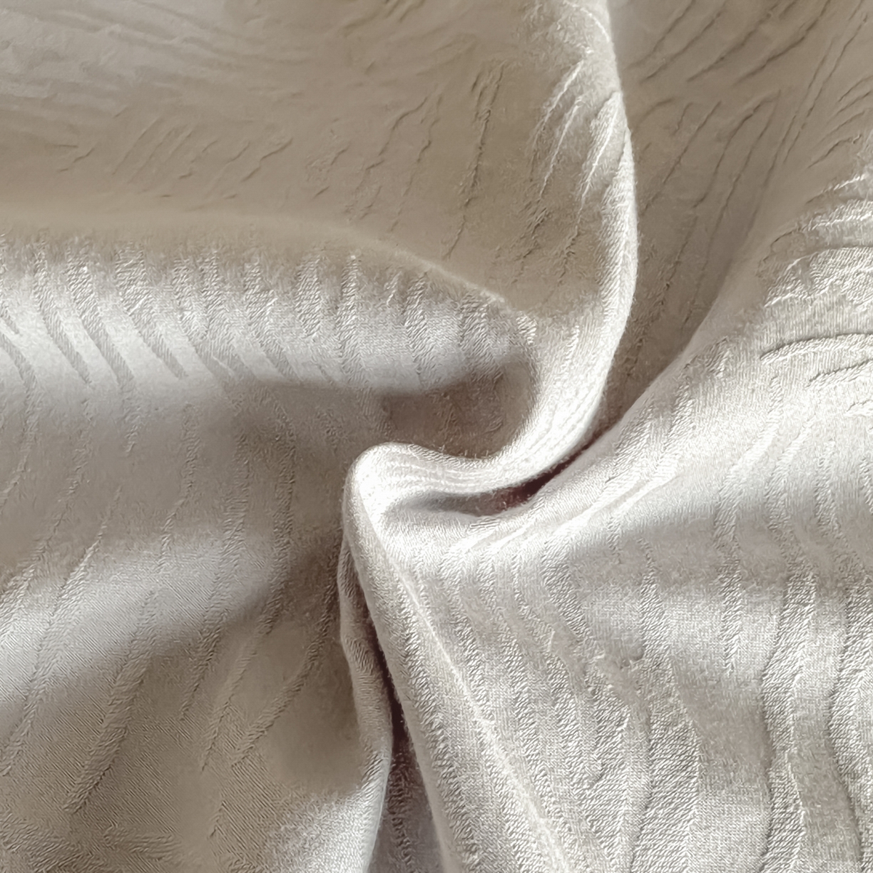 91家纺网 家纺一手货源 找家纺 如一  2026新款60S全棉水洗提花立体厚织浮雕四件套 肌理-雅致银