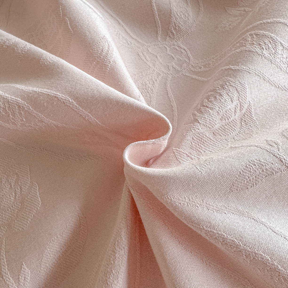 91家纺网 家纺一手货源 找家纺 如一  2026新款60S全棉水洗提花立体厚织浮雕四件套 暗香-唯美粉