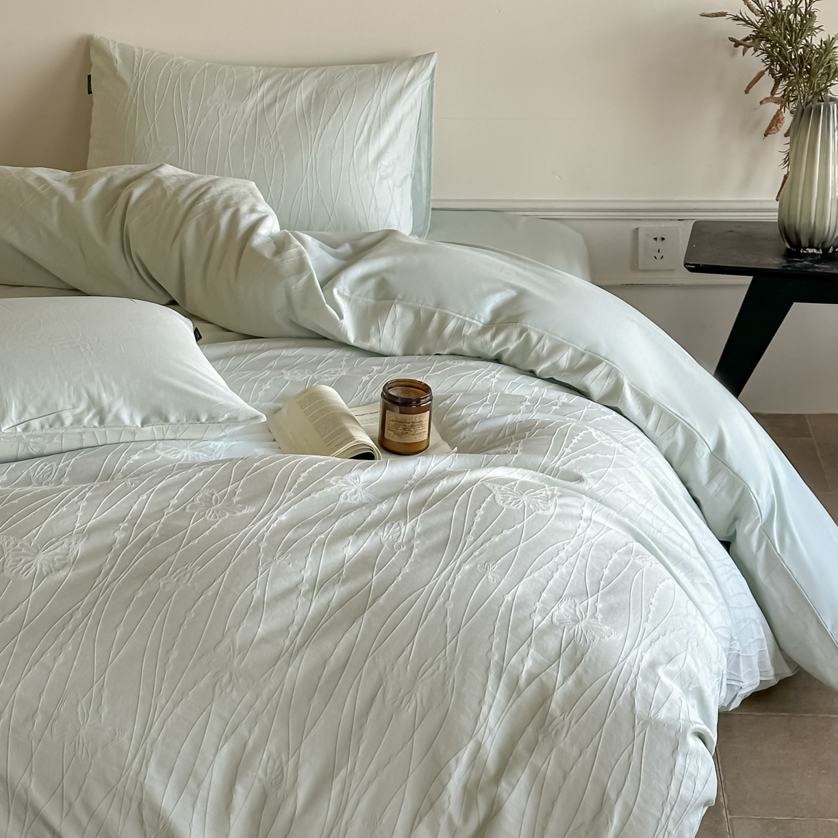 91家纺网 家纺一手货源 找家纺 如一  2026新款60S全棉水洗提花立体厚织浮雕四件套 蝶梦-湖水绿