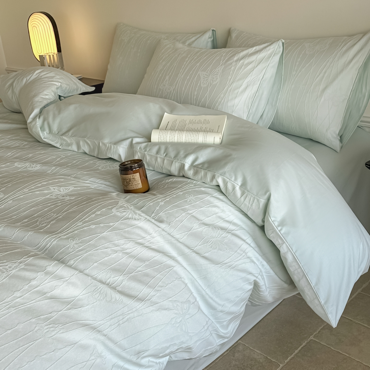 91家纺网 家纺一手货源 找家纺 如一  2026新款60S全棉水洗提花立体厚织浮雕四件套 蝶梦-湖水绿