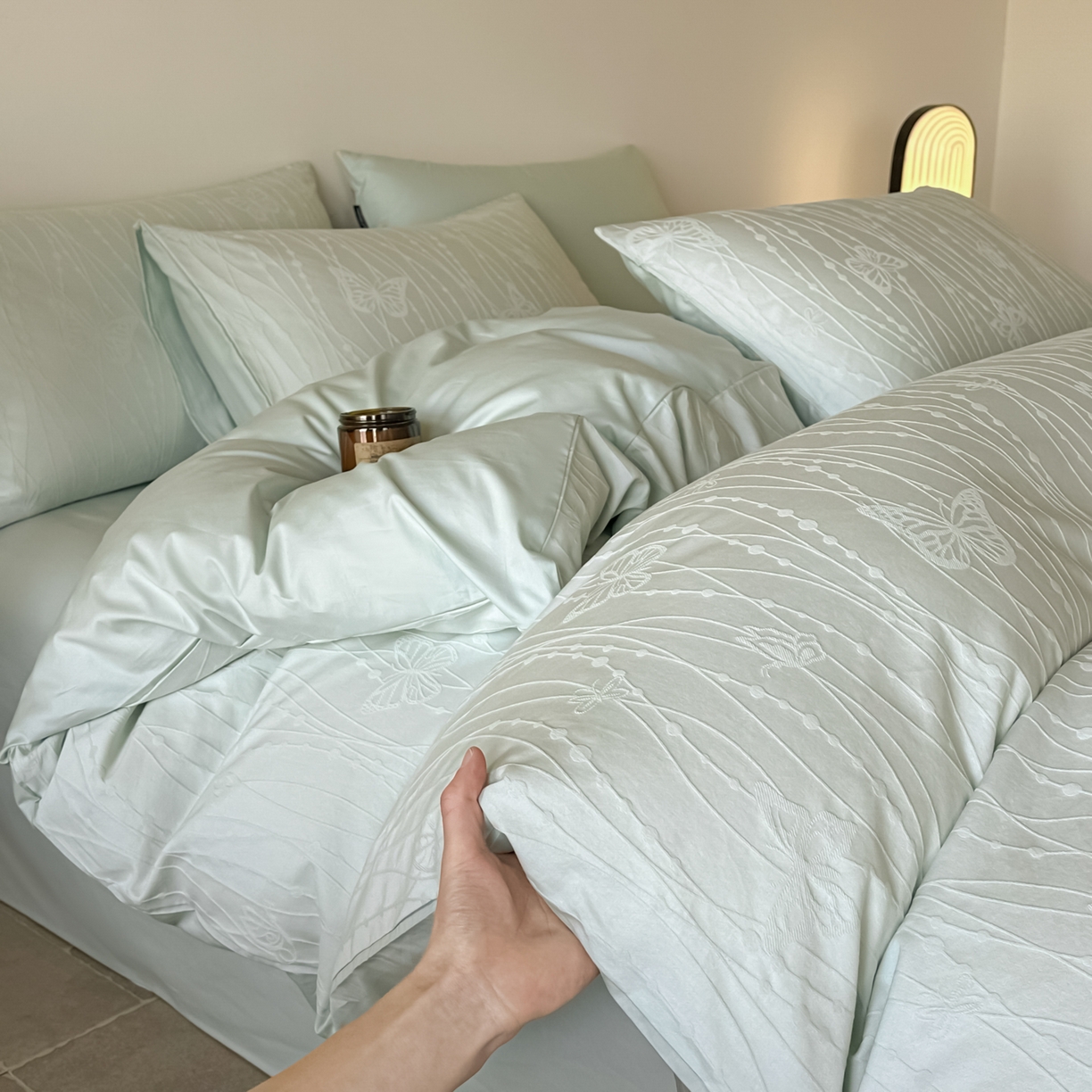 91家纺网 家纺一手货源 找家纺 如一  2026新款60S全棉水洗提花立体厚织浮雕四件套 蝶梦-湖水绿