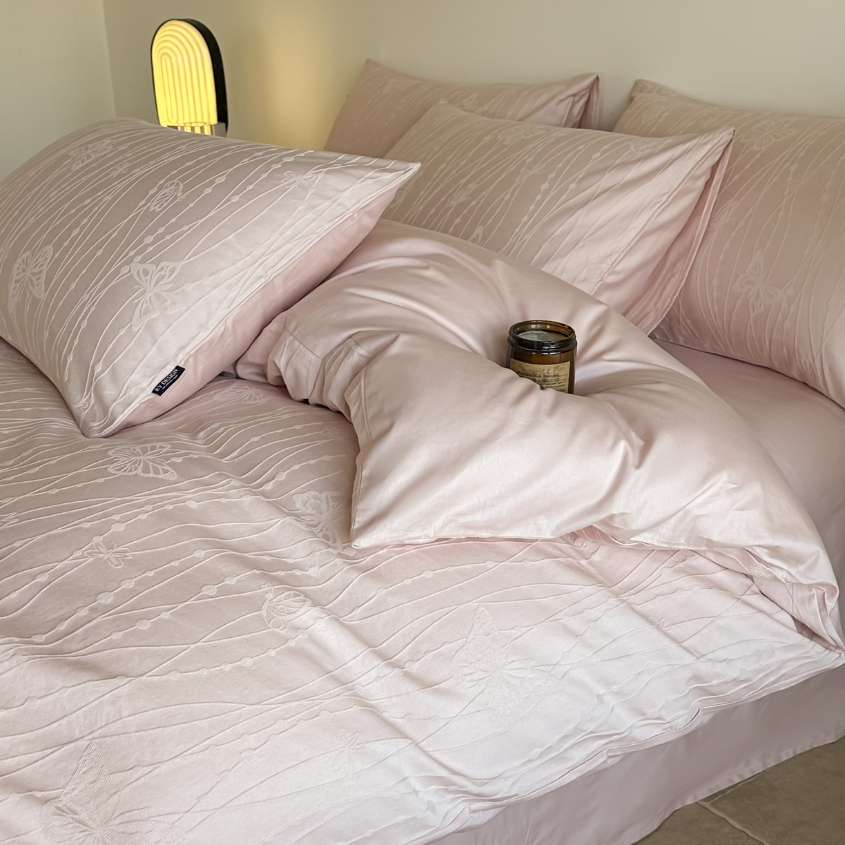 91家纺网 家纺一手货源 找家纺 如一  2026新款60S全棉水洗提花立体厚织浮雕四件套 蝶梦-唯美粉