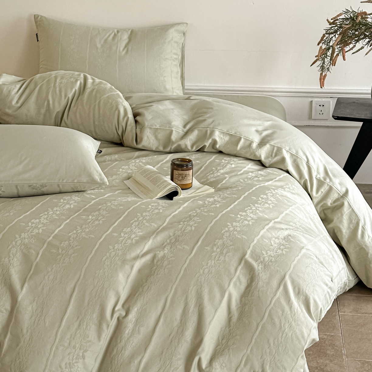 91家纺网 家纺一手货源 找家纺 如一  2026新款60S全棉水洗提花立体厚织浮雕四件套 花蔓-橄榄绿