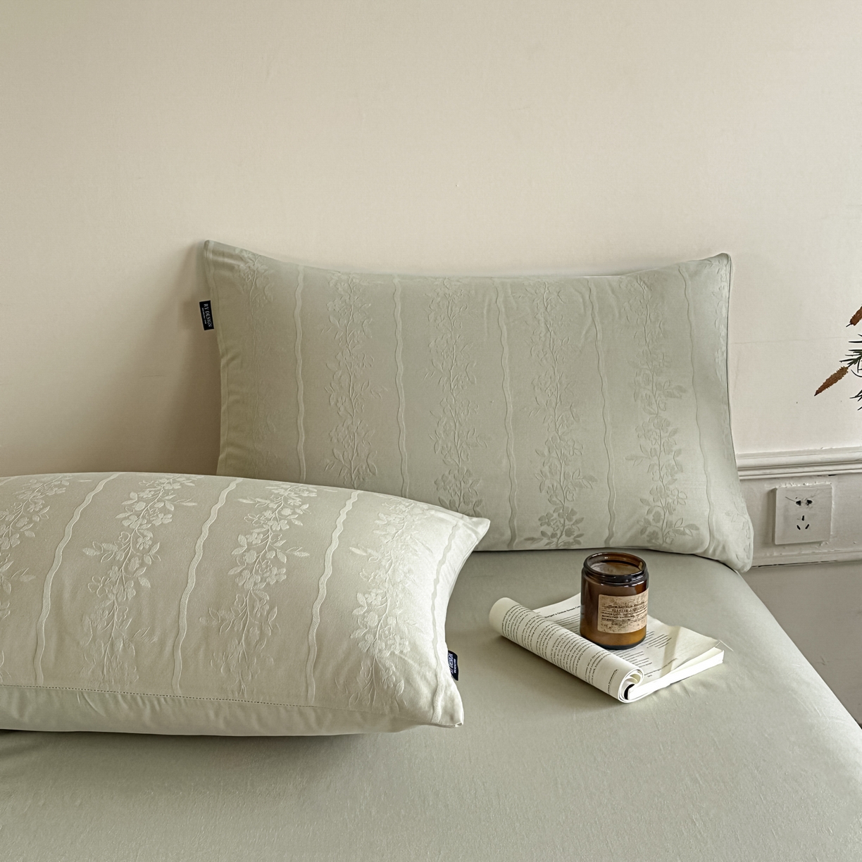 91家纺网 家纺一手货源 找家纺 如一  2026新款60S全棉水洗提花立体厚织浮雕四件套 花蔓-橄榄绿