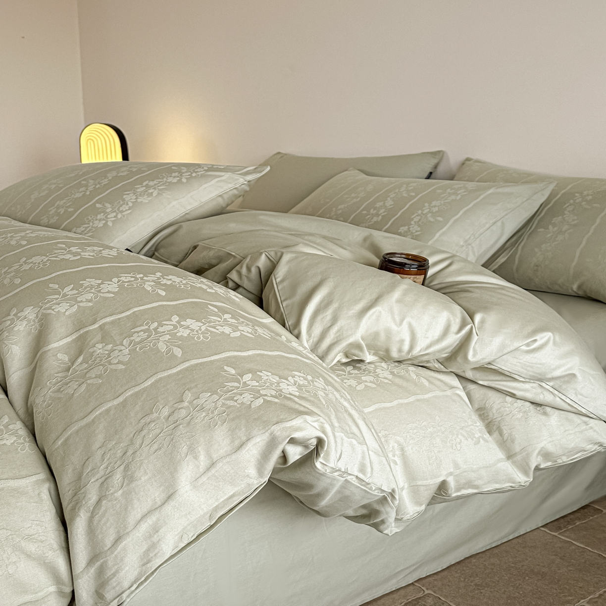 91家纺网 家纺一手货源 找家纺 如一  2026新款60S全棉水洗提花立体厚织浮雕四件套 花蔓-橄榄绿